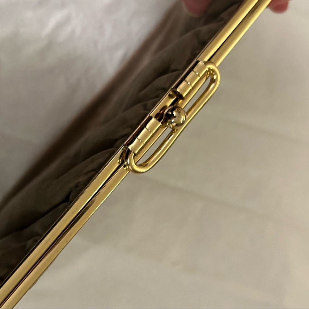 Vintage Velveteen Clutch Purse in light brown with gold-tone hardware - Picture 7 of 10